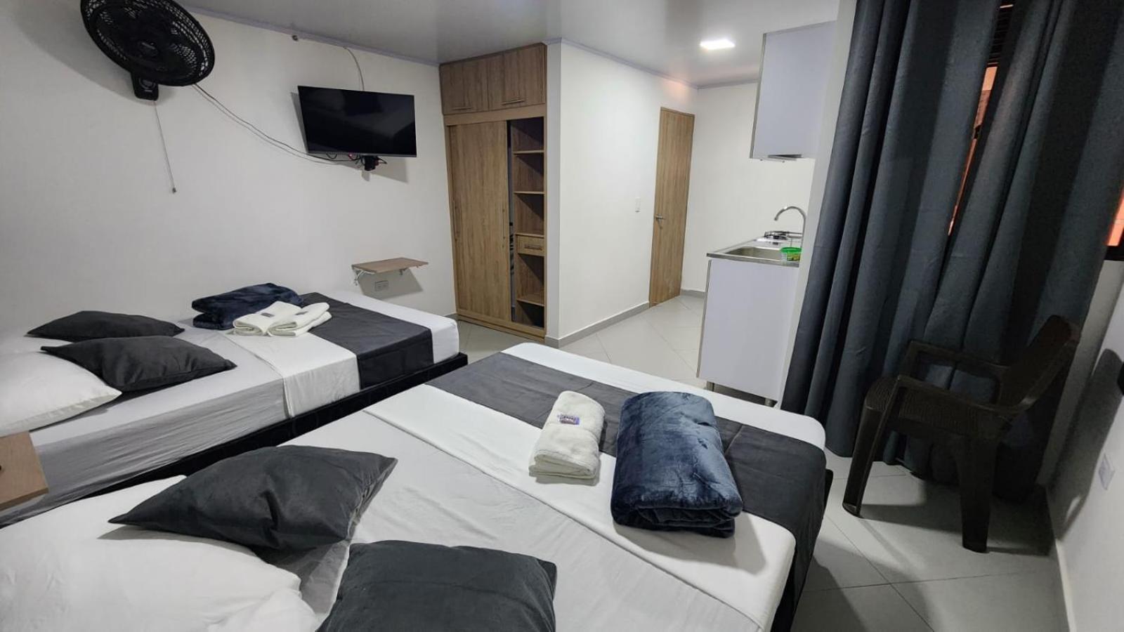 Hotel Medellin Calasanz Eksteriør billede