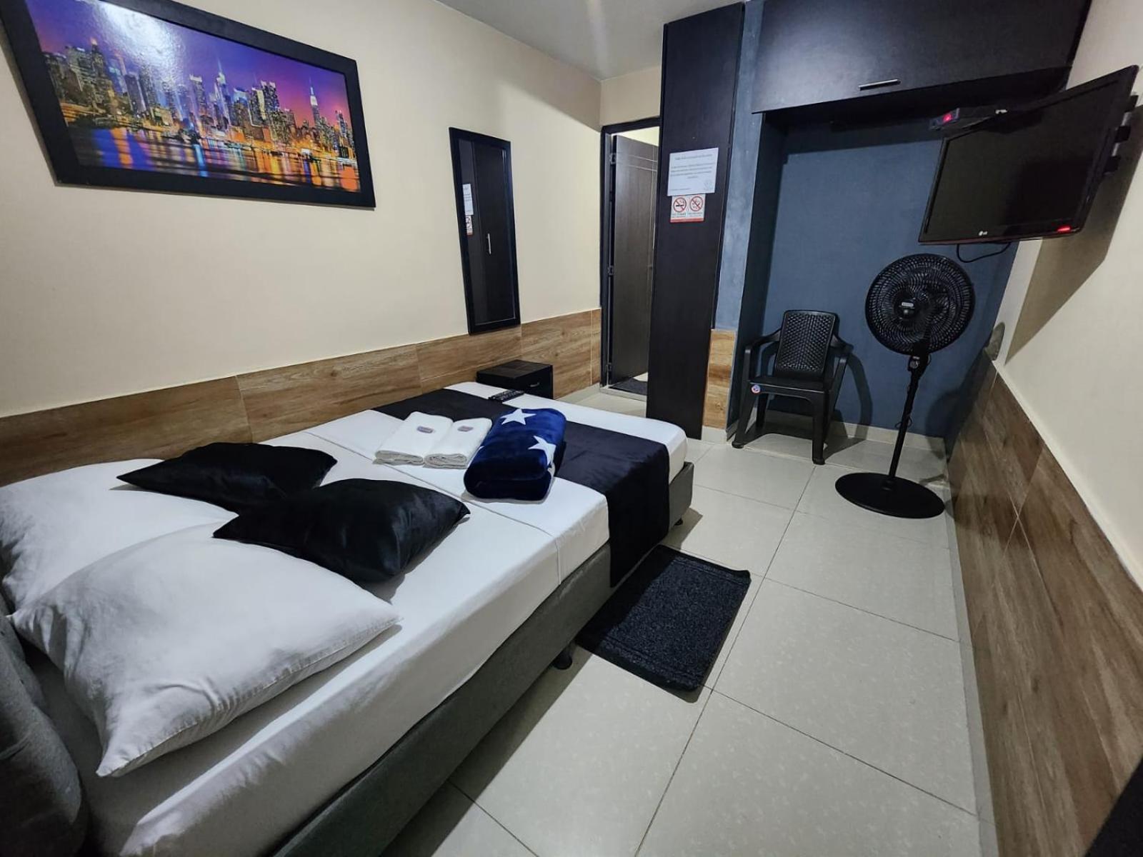 Hotel Medellin Calasanz Eksteriør billede