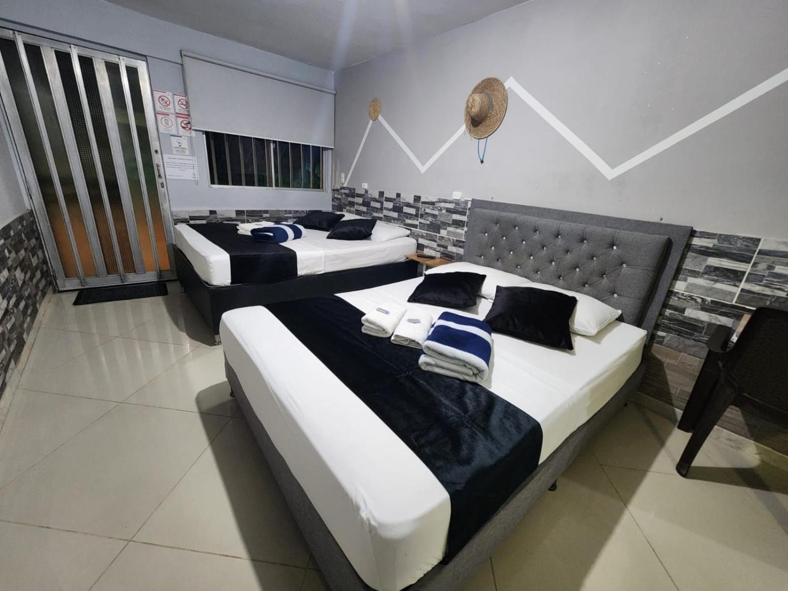 Hotel Medellin Calasanz Eksteriør billede