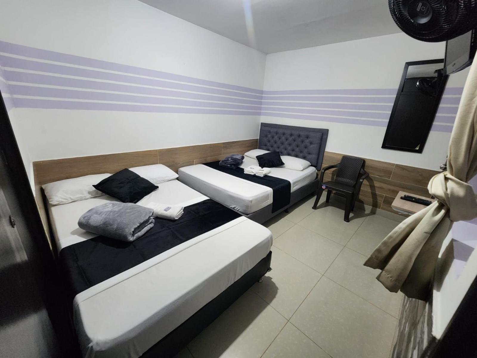 Hotel Medellin Calasanz Eksteriør billede