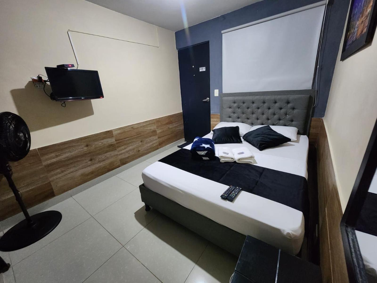 Hotel Medellin Calasanz Eksteriør billede