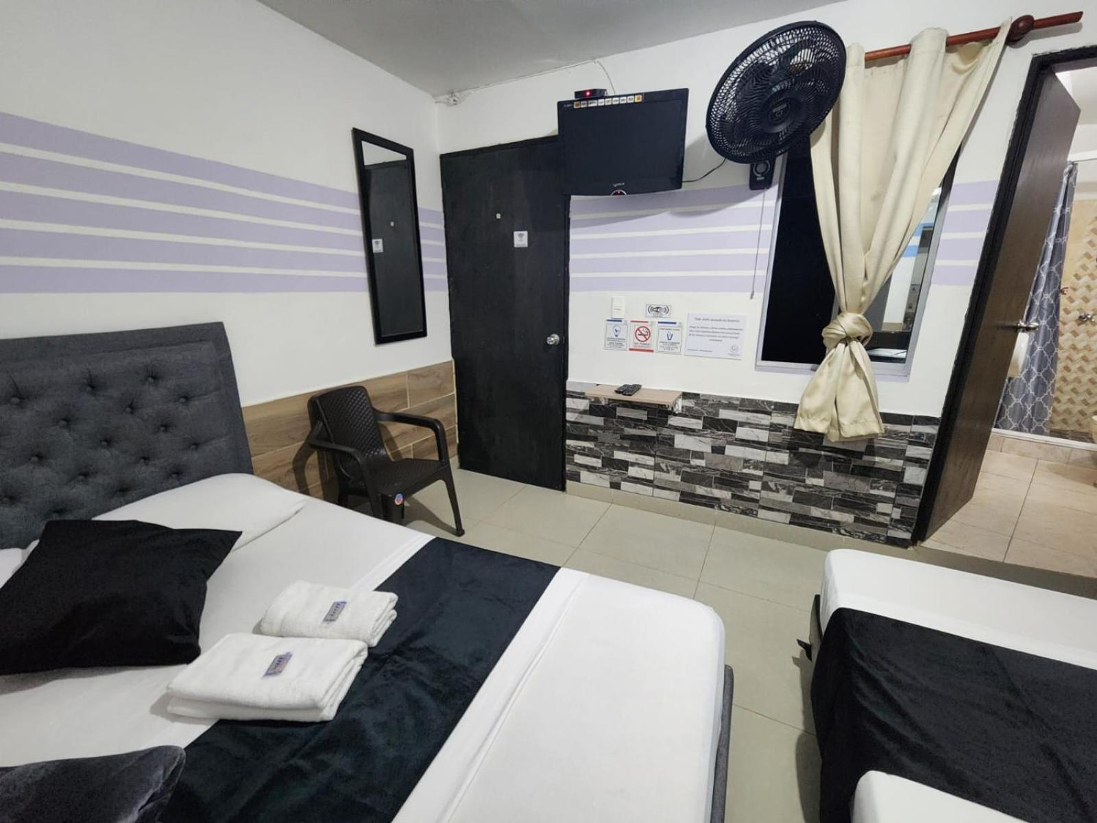 Hotel Medellin Calasanz Eksteriør billede