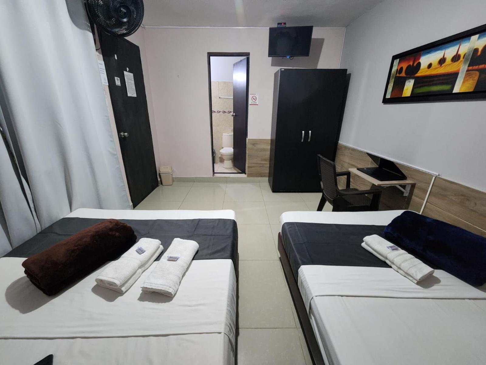 Hotel Medellin Calasanz Eksteriør billede